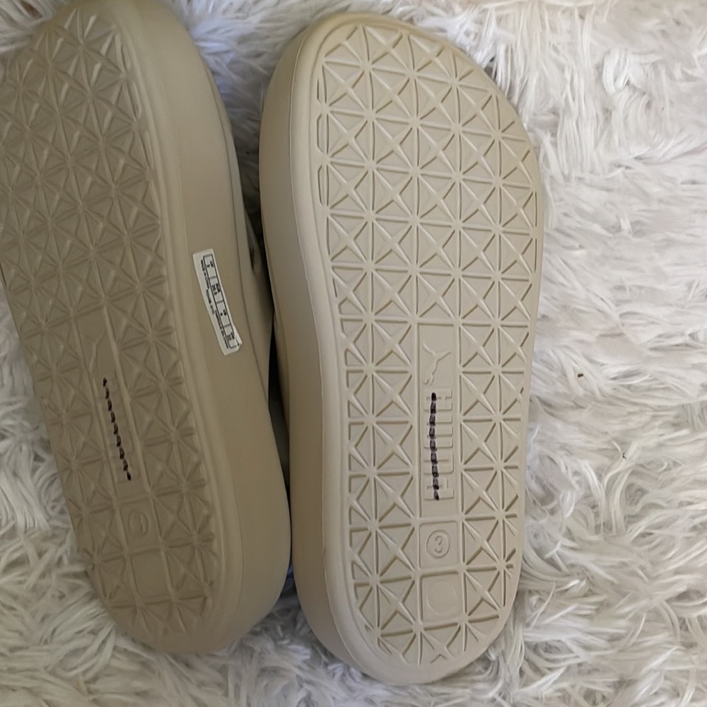 Puma slides - Picture 3 of 4